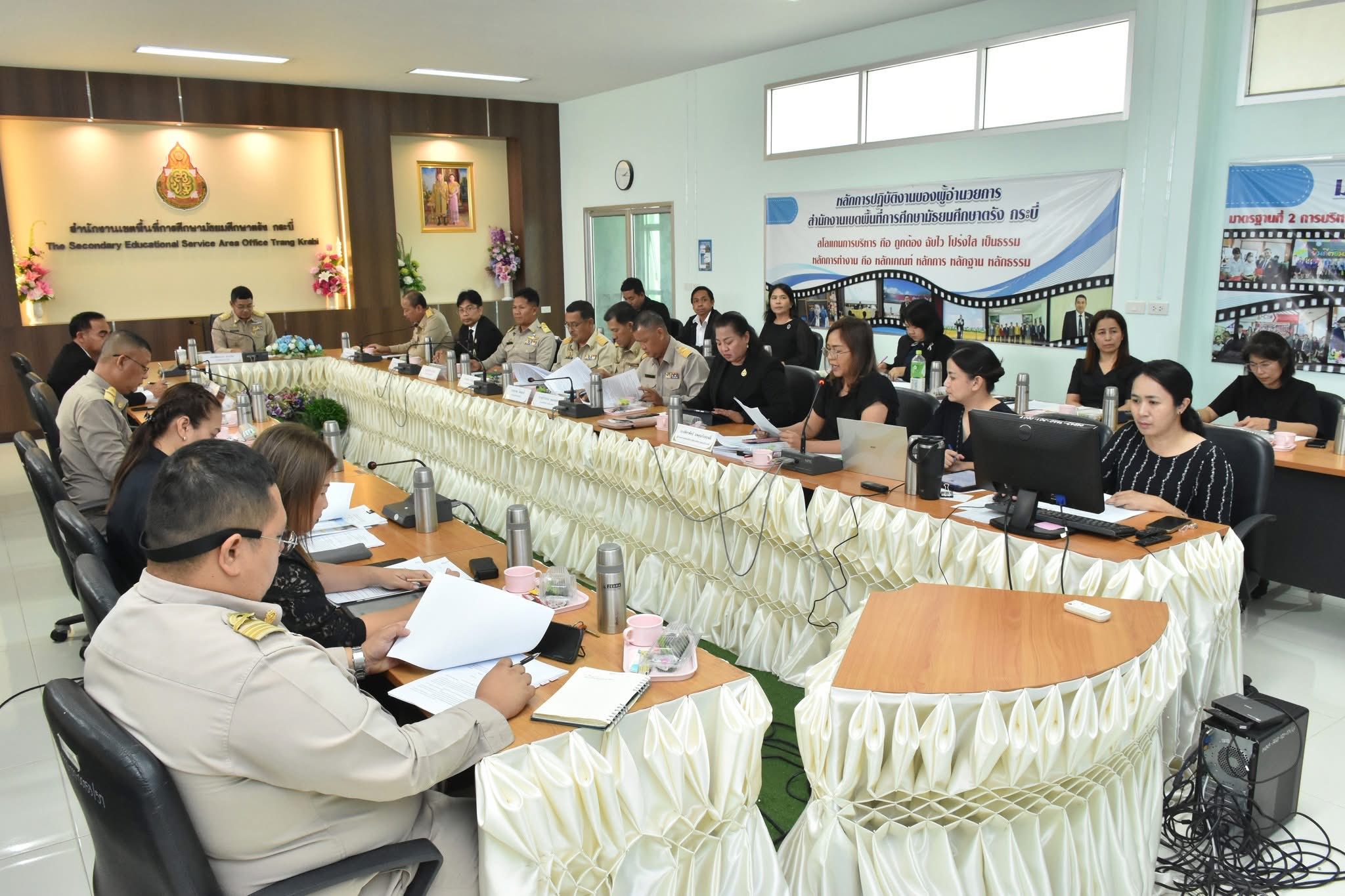 ผู้อำนวยการเข้าร่วมประชุมคณะกรรมการเตรียมการจัดการแข่งขันงานศิลปหัตถกรรมนักเรียน ครั้งที่ 73 ปีการศึกษา 2568 ผ่านระบบ Zoom Meeting